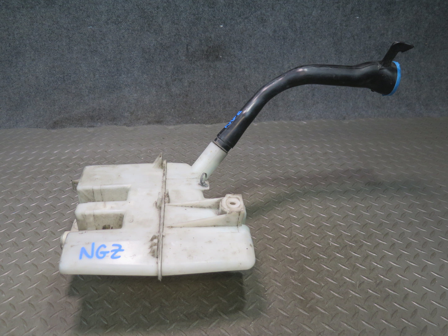 03-06 Nissan Z33 350Z Windshield Wiper Washer Fluid Reservoir w Neck & Pump OEM