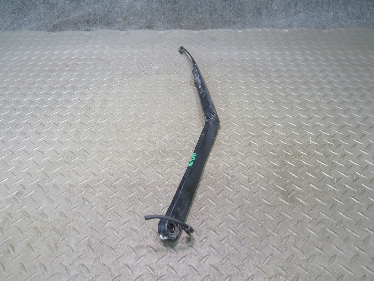 03-09 Nissan Z33 350Z Set of 2 Front Left & Right Windshield Wiper Arm OEM