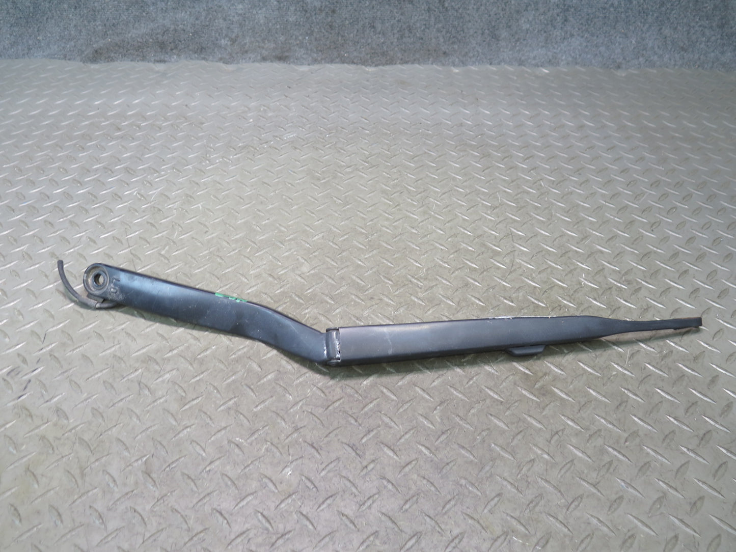 03-09 Nissan Z33 350Z Set of 2 Front Left & Right Windshield Wiper Arm OEM