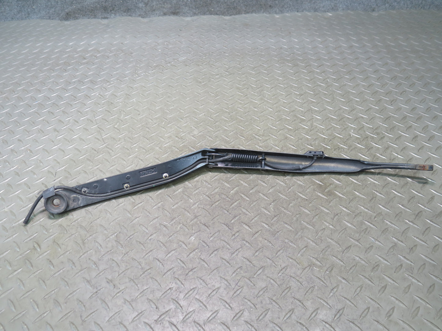 03-09 Nissan Z33 350Z Set of 2 Front Left & Right Windshield Wiper Arm OEM