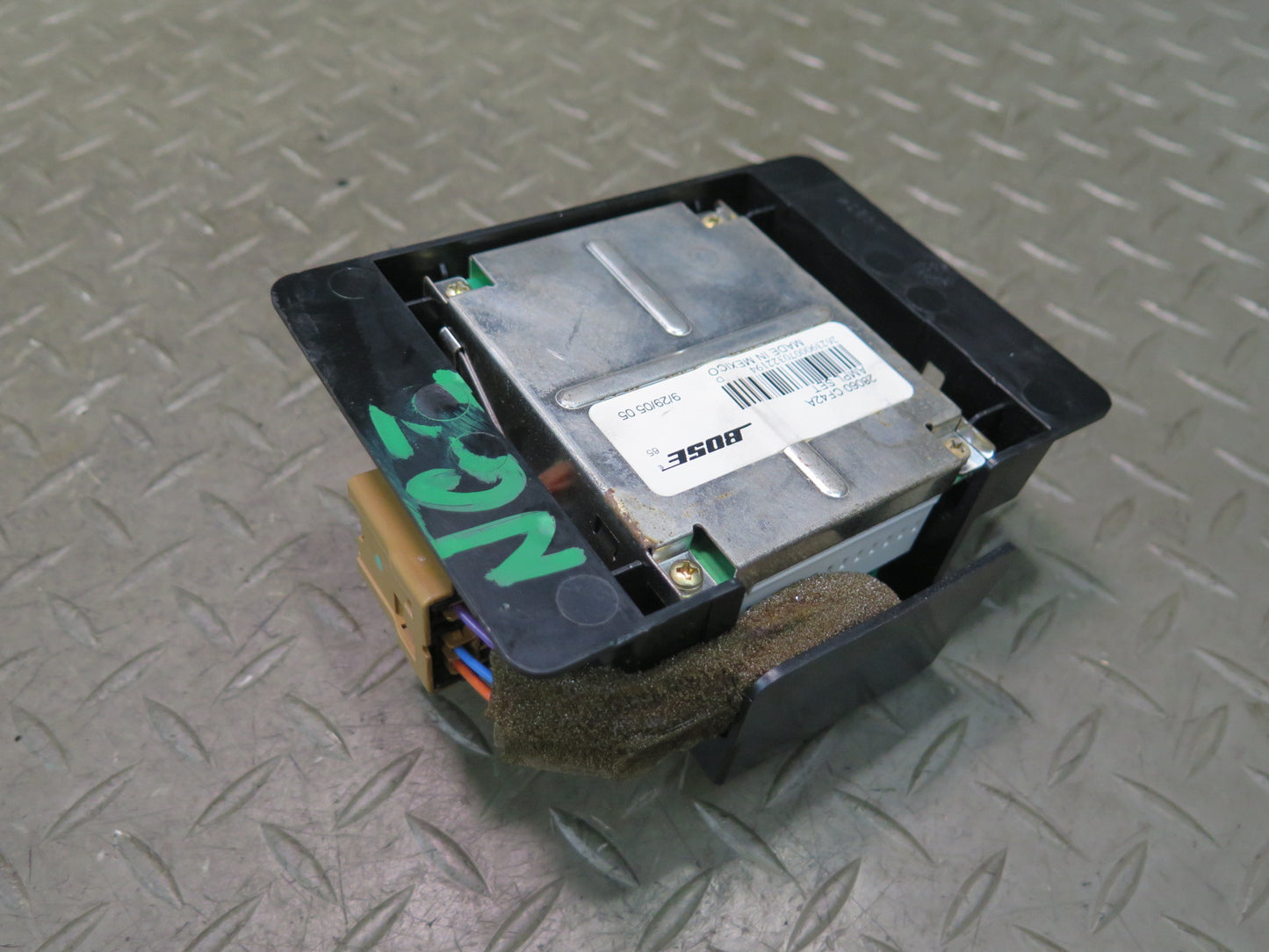 03-08 Nissan Z33 350Z Bose Subwoofer Audio Amplifier AMP 28060-CF42A OEM