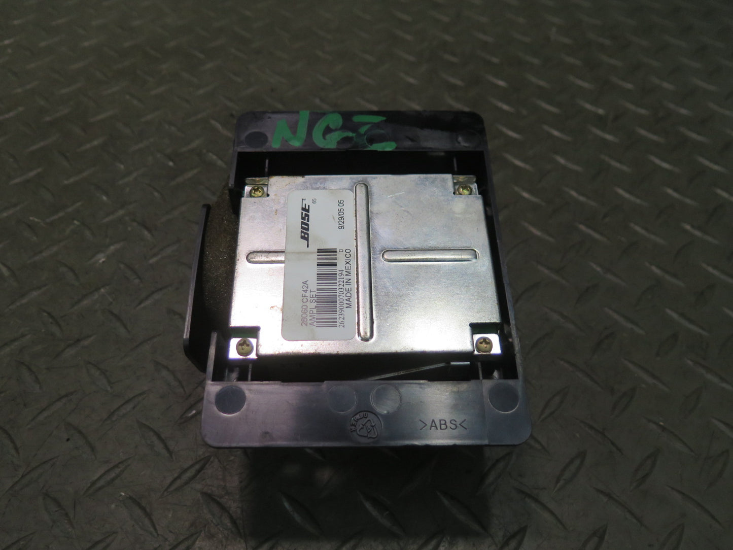 03-08 Nissan Z33 350Z Bose Subwoofer Audio Amplifier AMP 28060-CF42A OEM