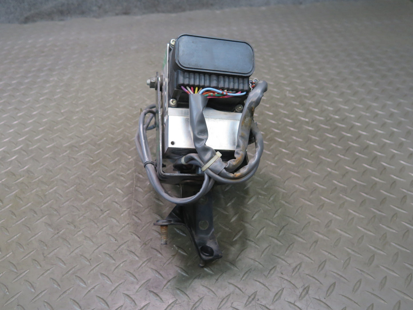 06-09 Nissan Z33 350Z M/T Convertible Anti Lock Brake ABS Pump Module OEM