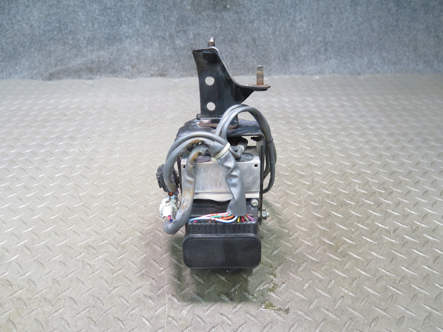 06-09 Nissan Z33 350Z M/T Convertible Anti Lock Brake ABS Pump Module OEM