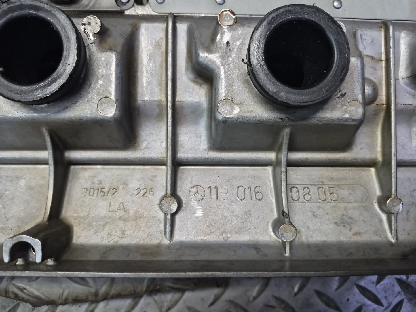 90-95 Mercedes W140 S500 M119 Engine Motor Left Cylinder Head Valve Cover OEM