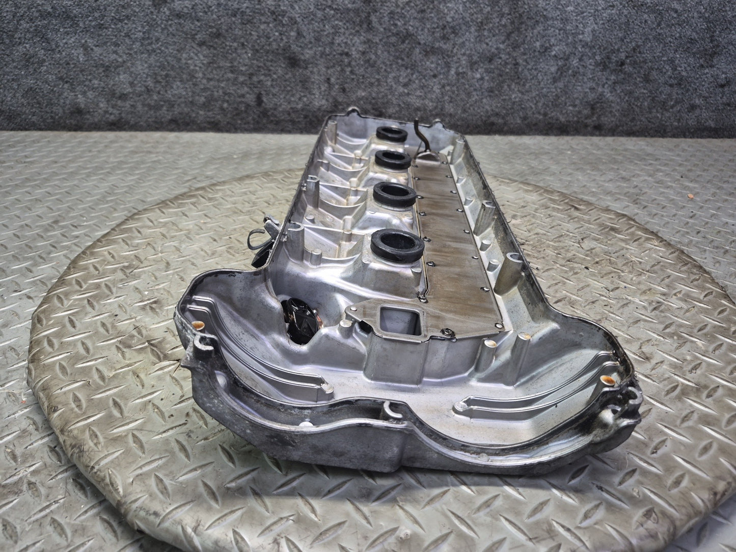 90-95 Mercedes W140 S500 M119 Engine Motor Right Cylinder Head Valve Cover OEM