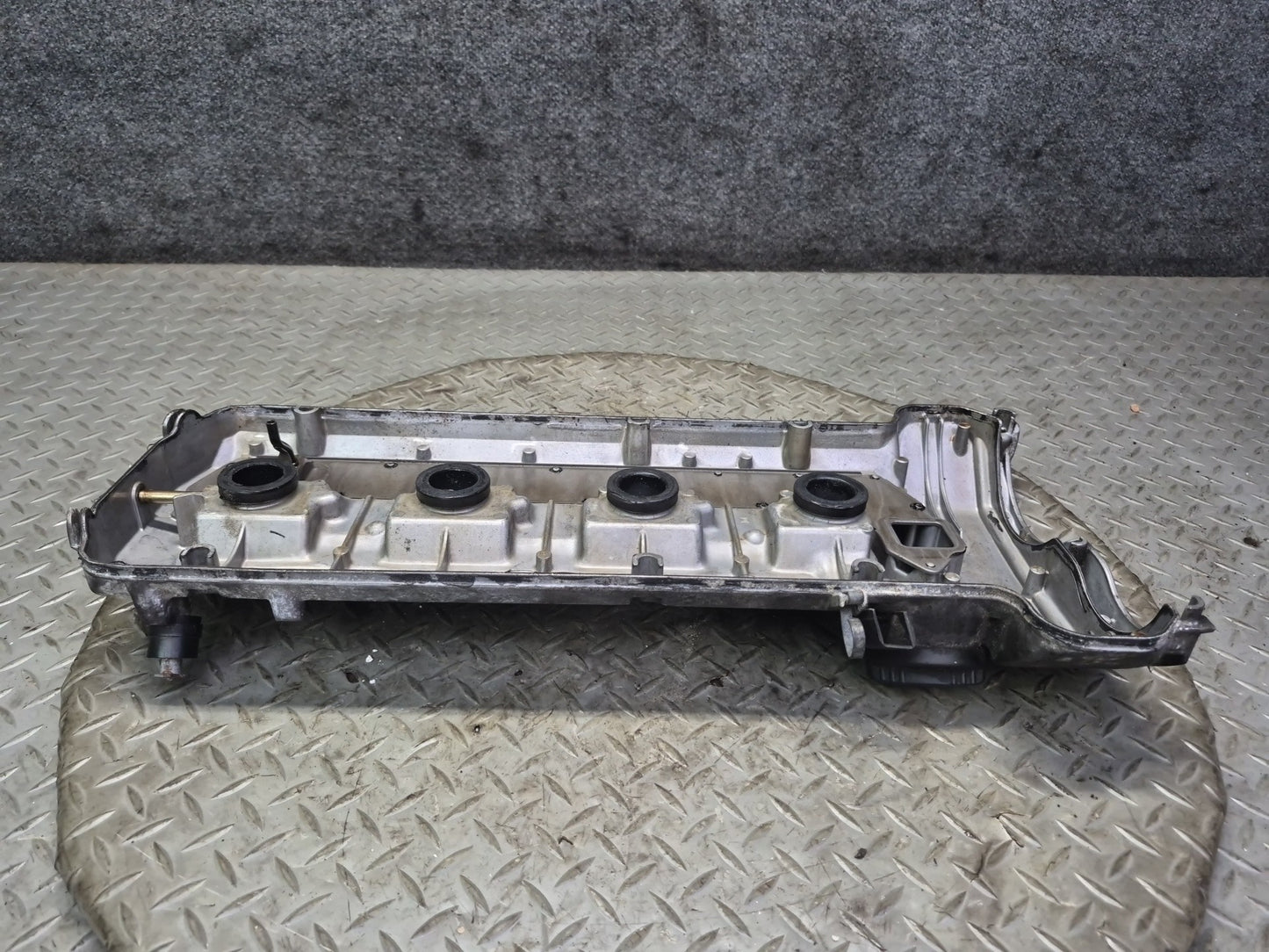 90-95 Mercedes W140 S500 M119 Engine Motor Right Cylinder Head Valve Cover OEM