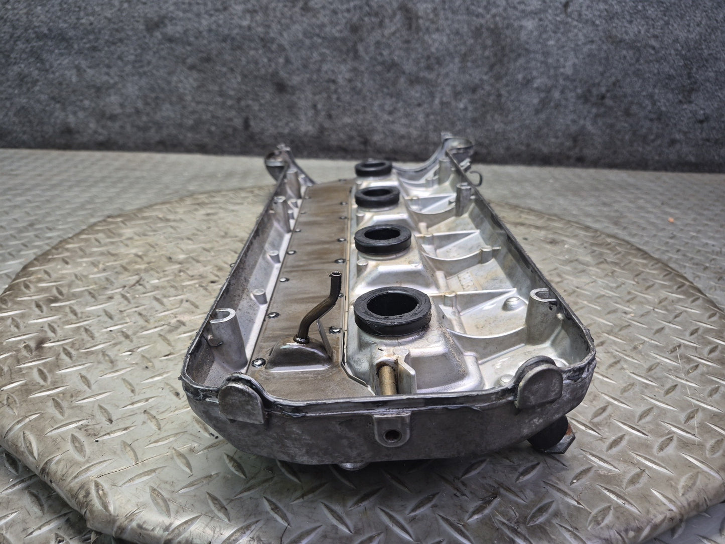 90-95 Mercedes W140 S500 M119 Engine Motor Right Cylinder Head Valve Cover OEM