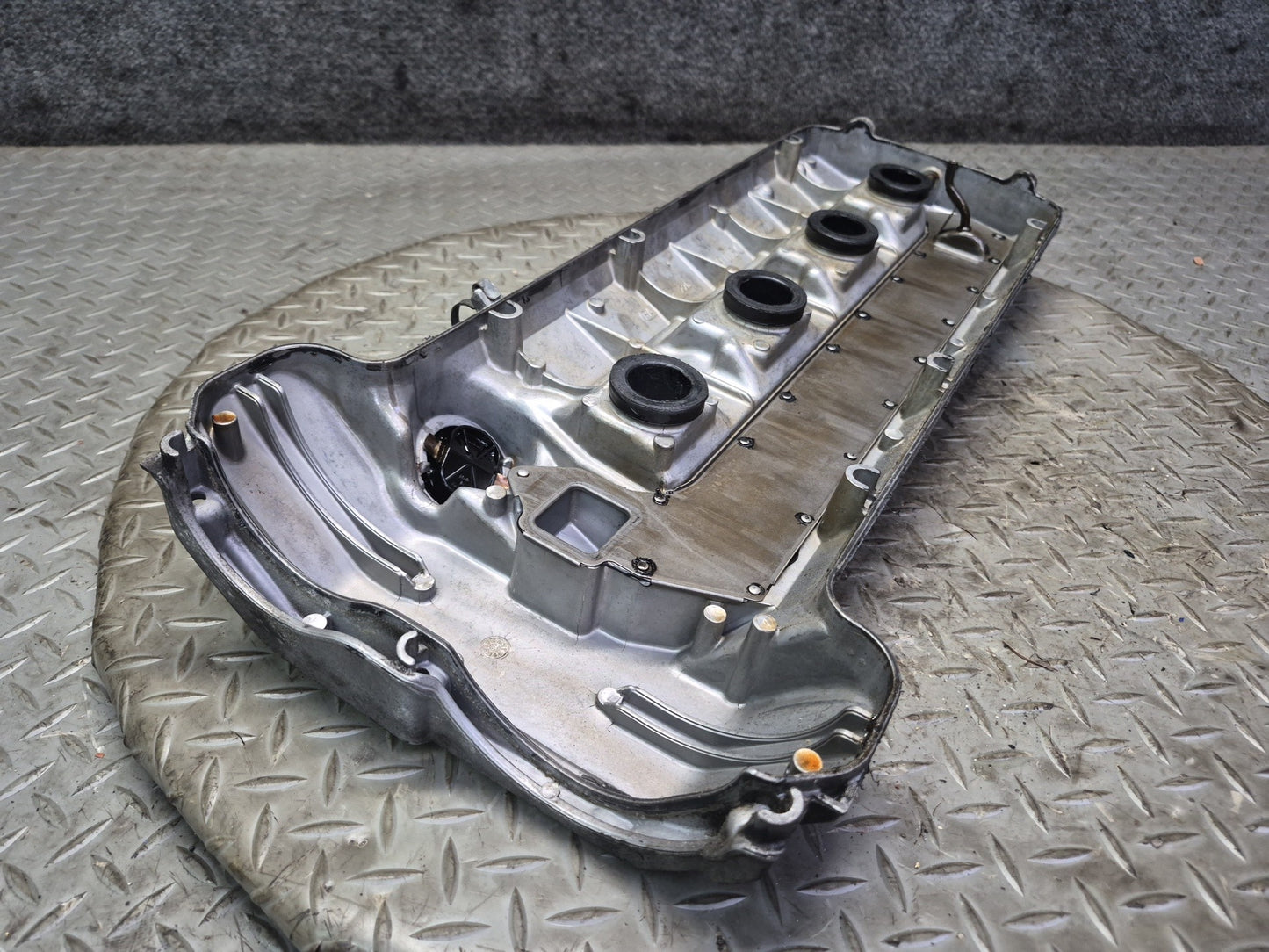 90-95 Mercedes W140 S500 M119 Engine Motor Right Cylinder Head Valve Cover OEM