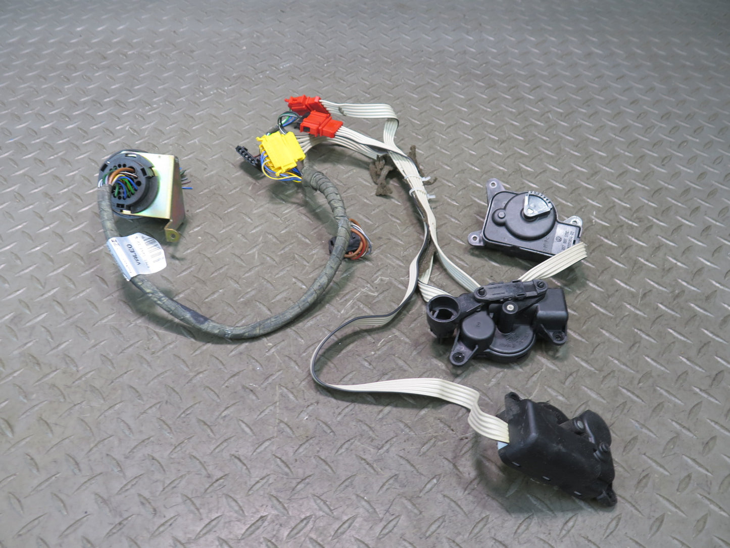 99-03 VW Eurovan T4 A/C Heater Flap Door Actuator Motor Wiring Set OEM