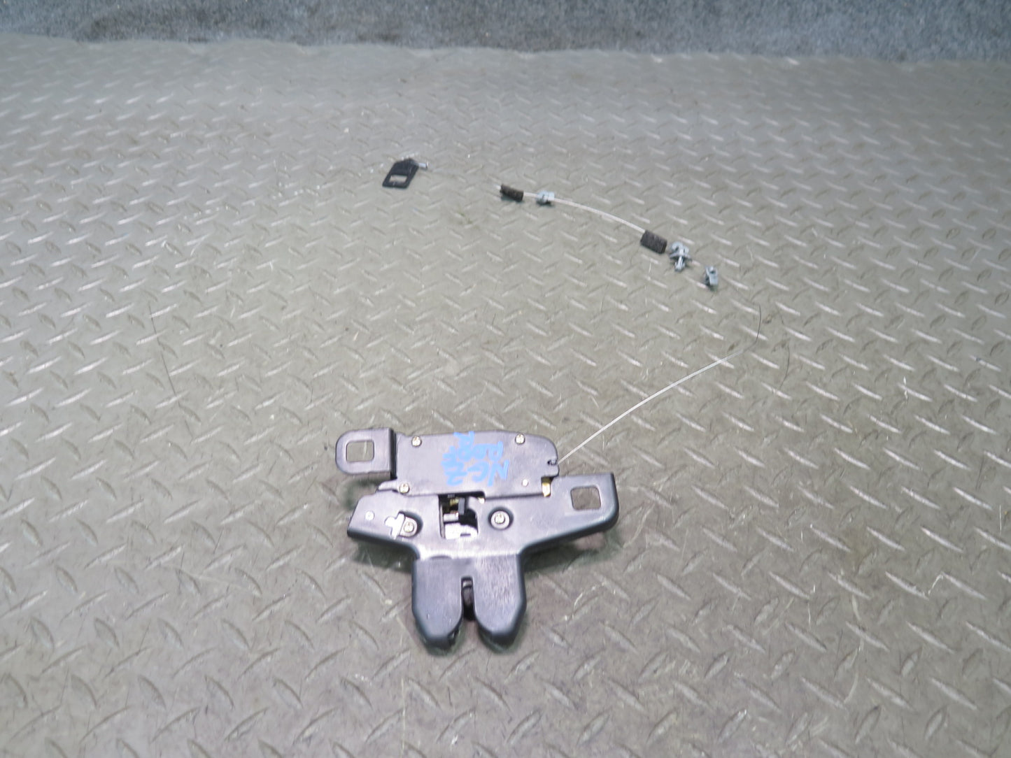 04-09 Nissan Z33 350Z Convertible Set of 2 Left & Right TOP Roof Lock Latch OEM