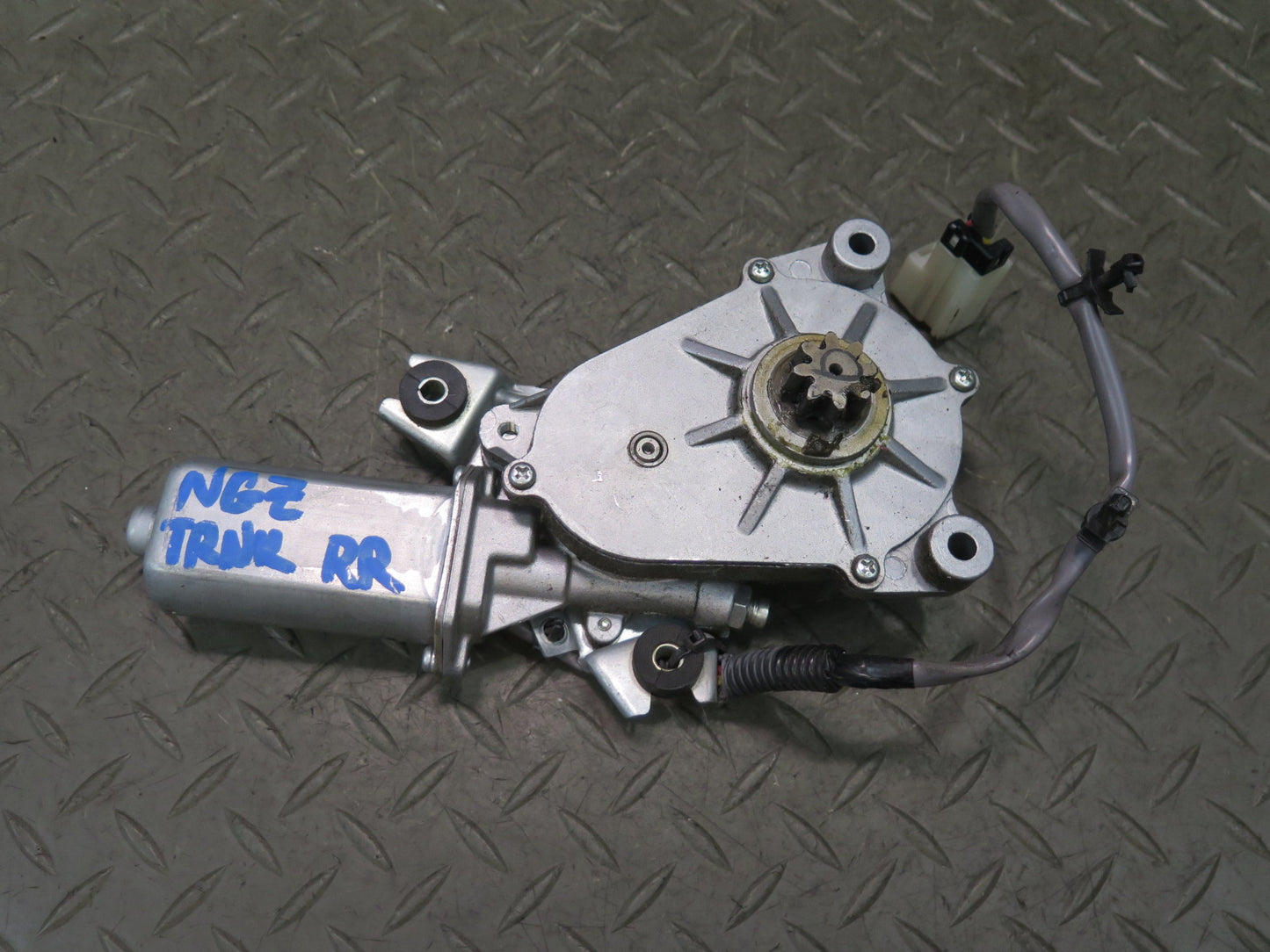 04-09 Nissan Z33 350Z Convertible Set of 2 TOP Roof Rear Motor Drive Unit OEM