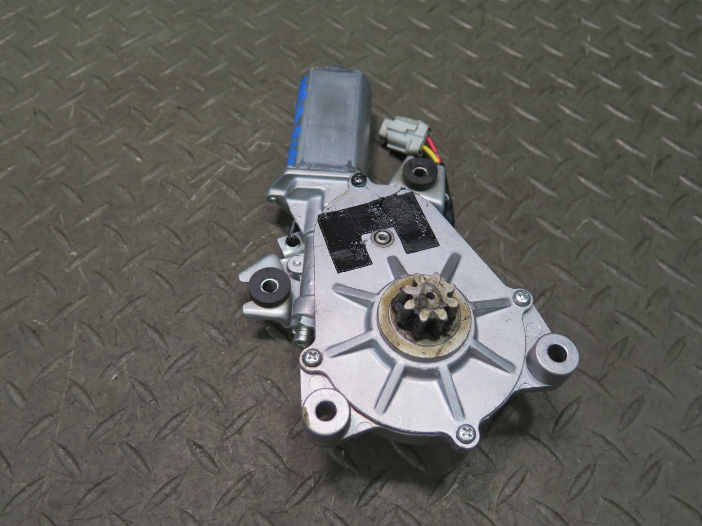 04-09 Nissan Z33 350Z Convertible Set of 2 TOP Roof Lift Motor Drive Unit OEM