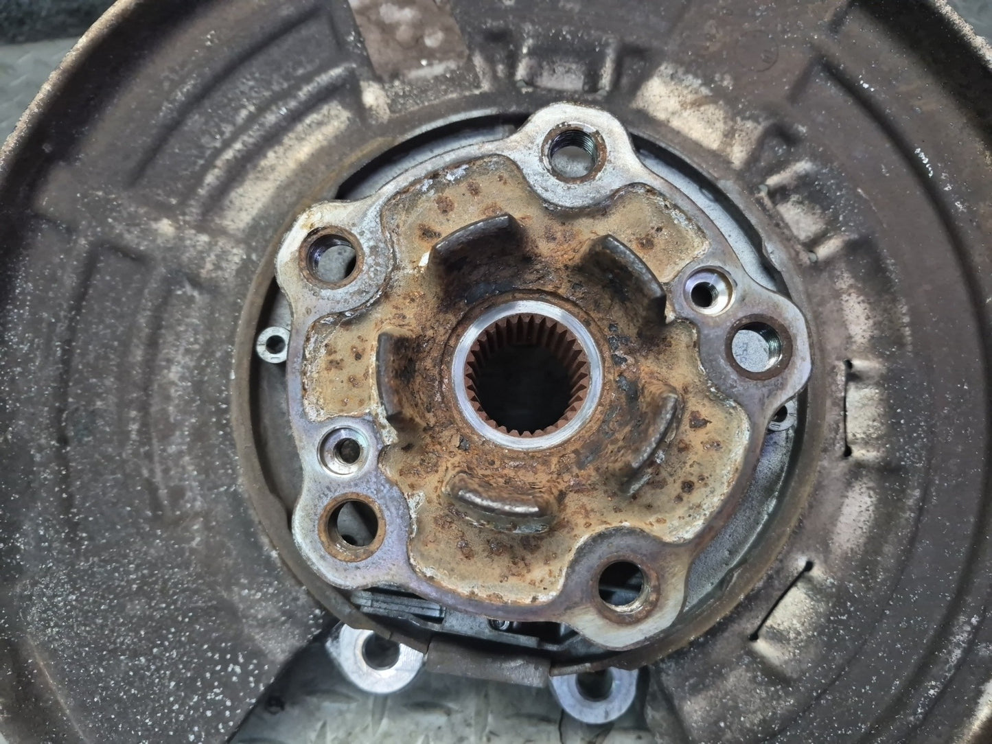 2015-2020 BMW F82 F83 M4 RWD Rear Right Spindle Knuckle Wheel Hub Bearing