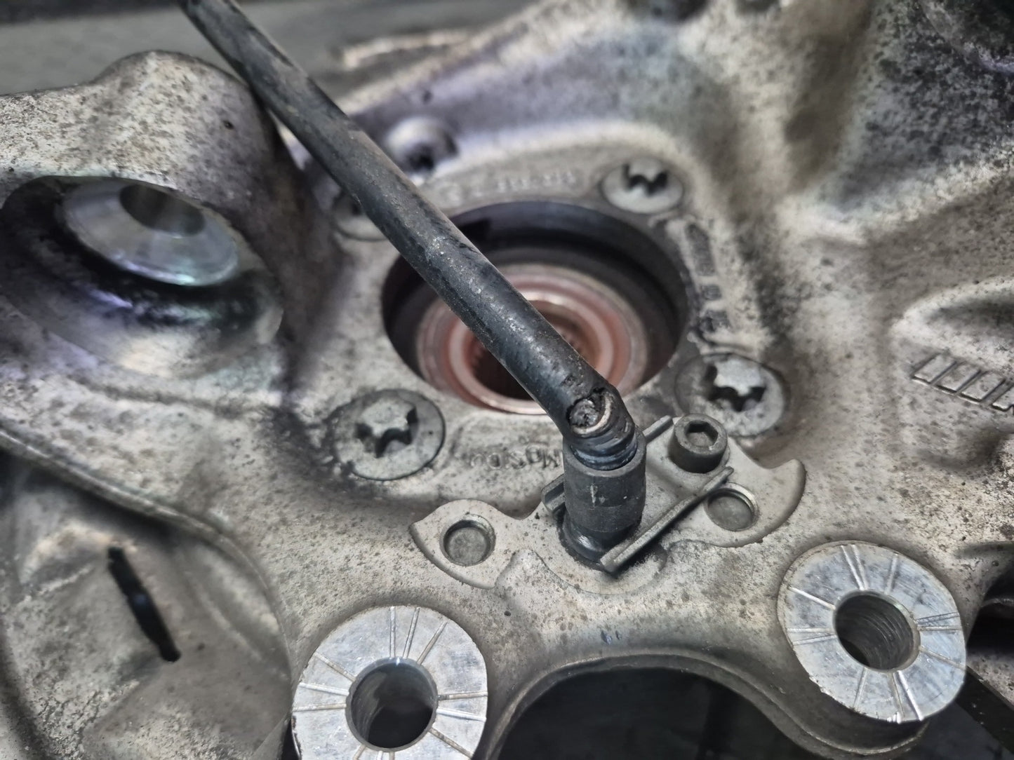 2015-2020 BMW F82 F83 M4 RWD Rear Right Spindle Knuckle Wheel Hub Bearing