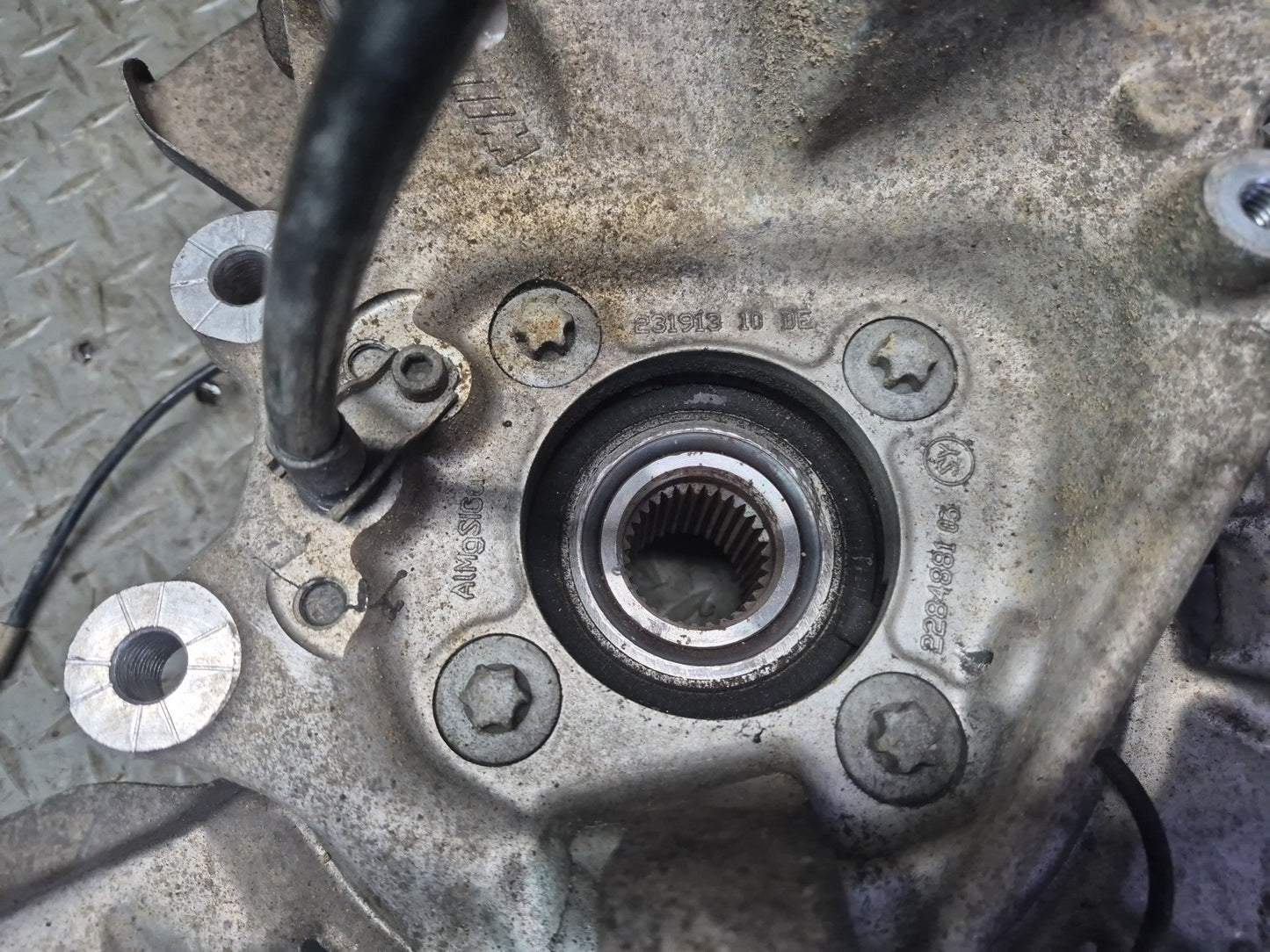 2015-2020 BMW F82 F83 M4 RWD Rear Left Spindle Knuckle Wheel Hub Bearing