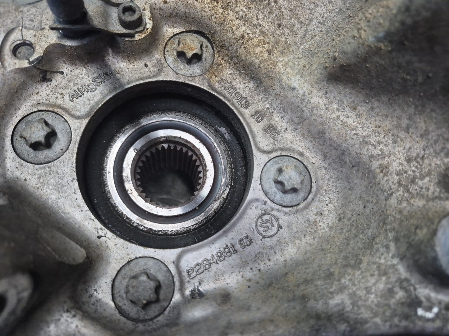 2015-2020 BMW F82 F83 M4 RWD Rear Left Spindle Knuckle Wheel Hub Bearing