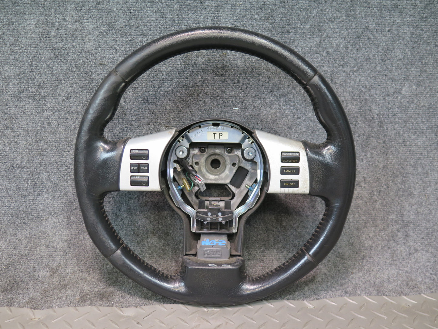 06-07 Nissan Z33 350Z Leather Steering Black w Controls OEM