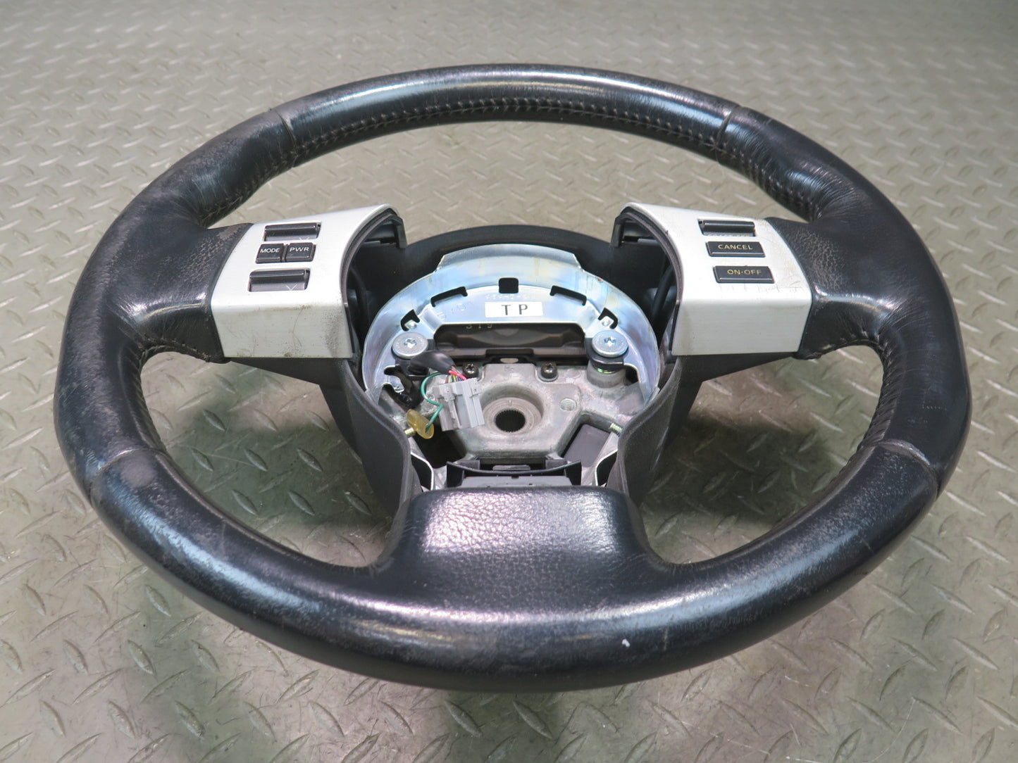 06-07 Nissan Z33 350Z Leather Steering Black w Controls OEM