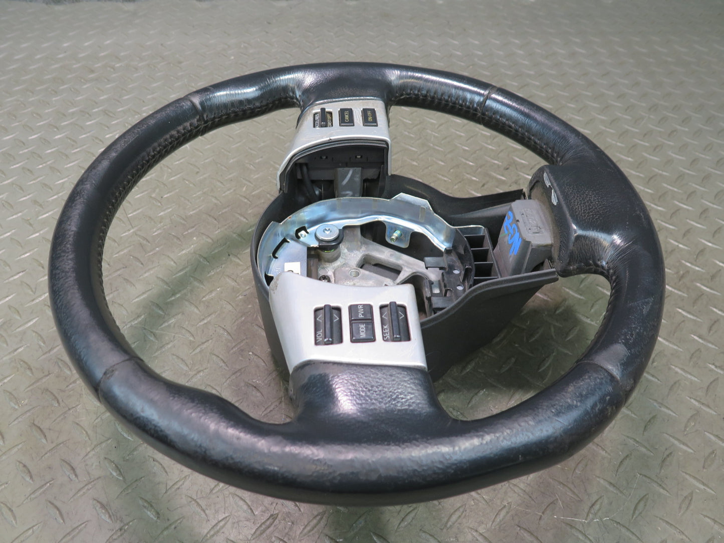 06-07 Nissan Z33 350Z Leather Steering Black w Controls OEM