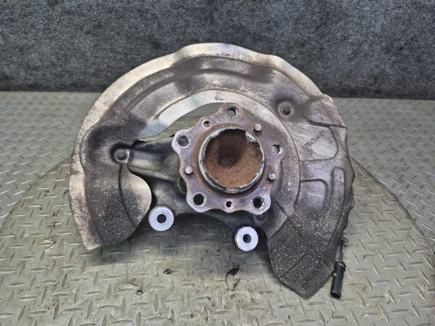 2015-2020 BMW F82 F83 M4 RWD Front Right Spindle Knuckle Wheel Hub Bearing