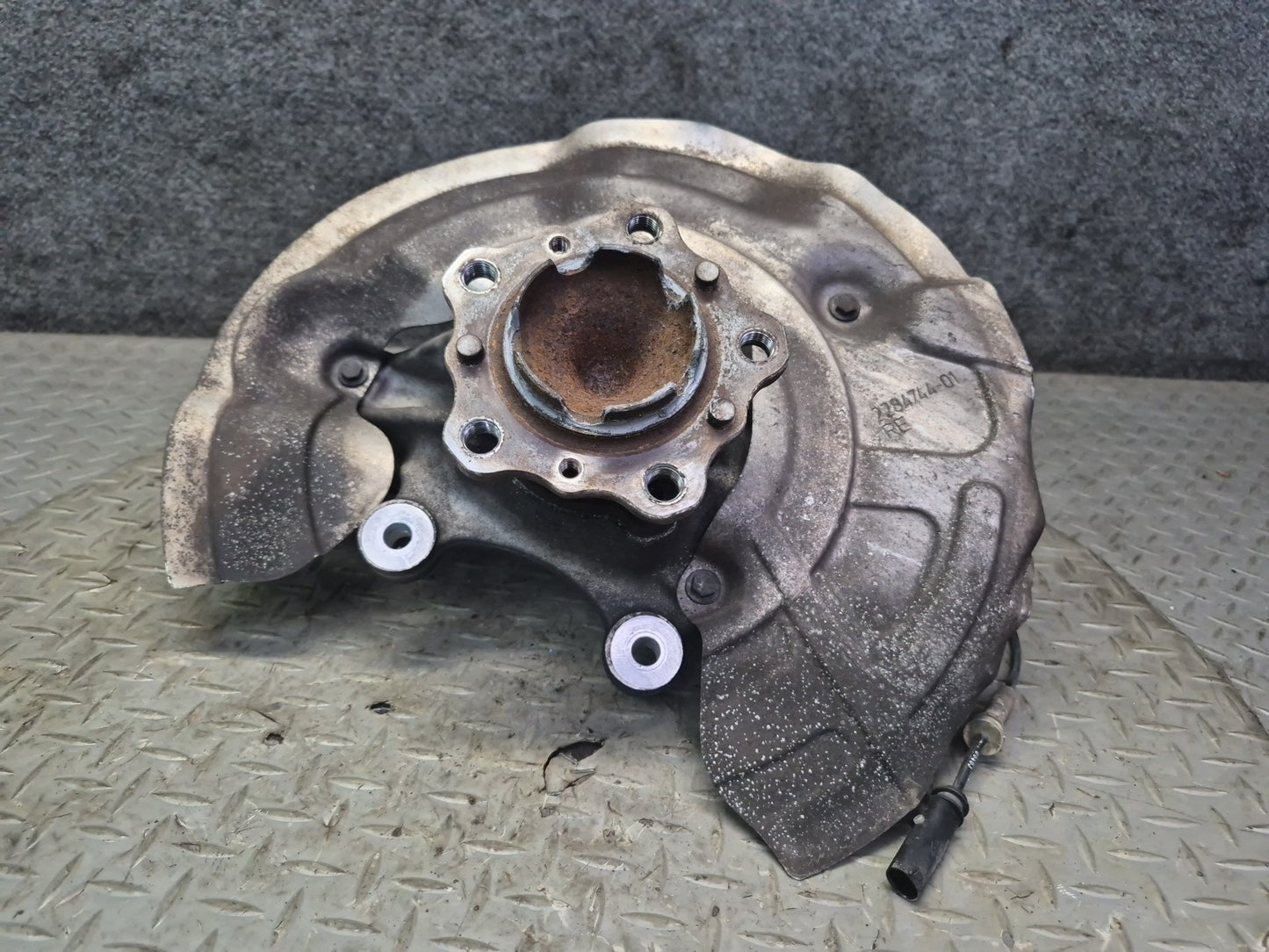 2015-2020 BMW F82 F83 M4 RWD Front Right Spindle Knuckle Wheel Hub Bearing