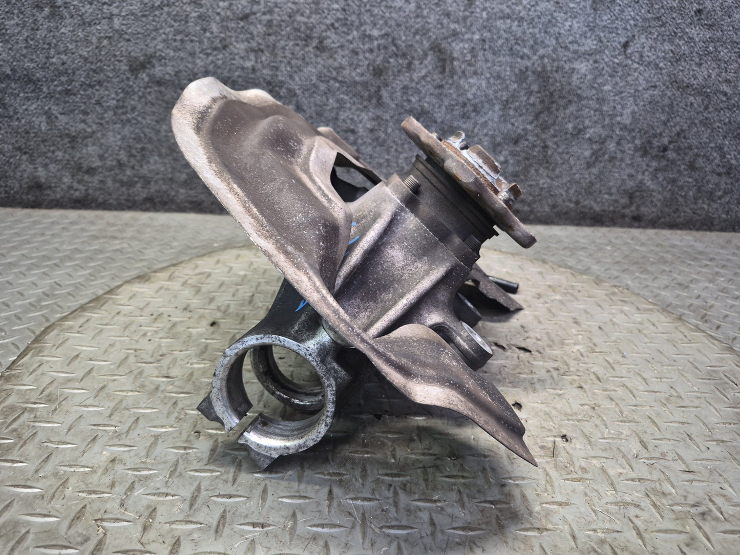 2015-2020 BMW F82 F83 M4 RWD Front Right Spindle Knuckle Wheel Hub Bearing