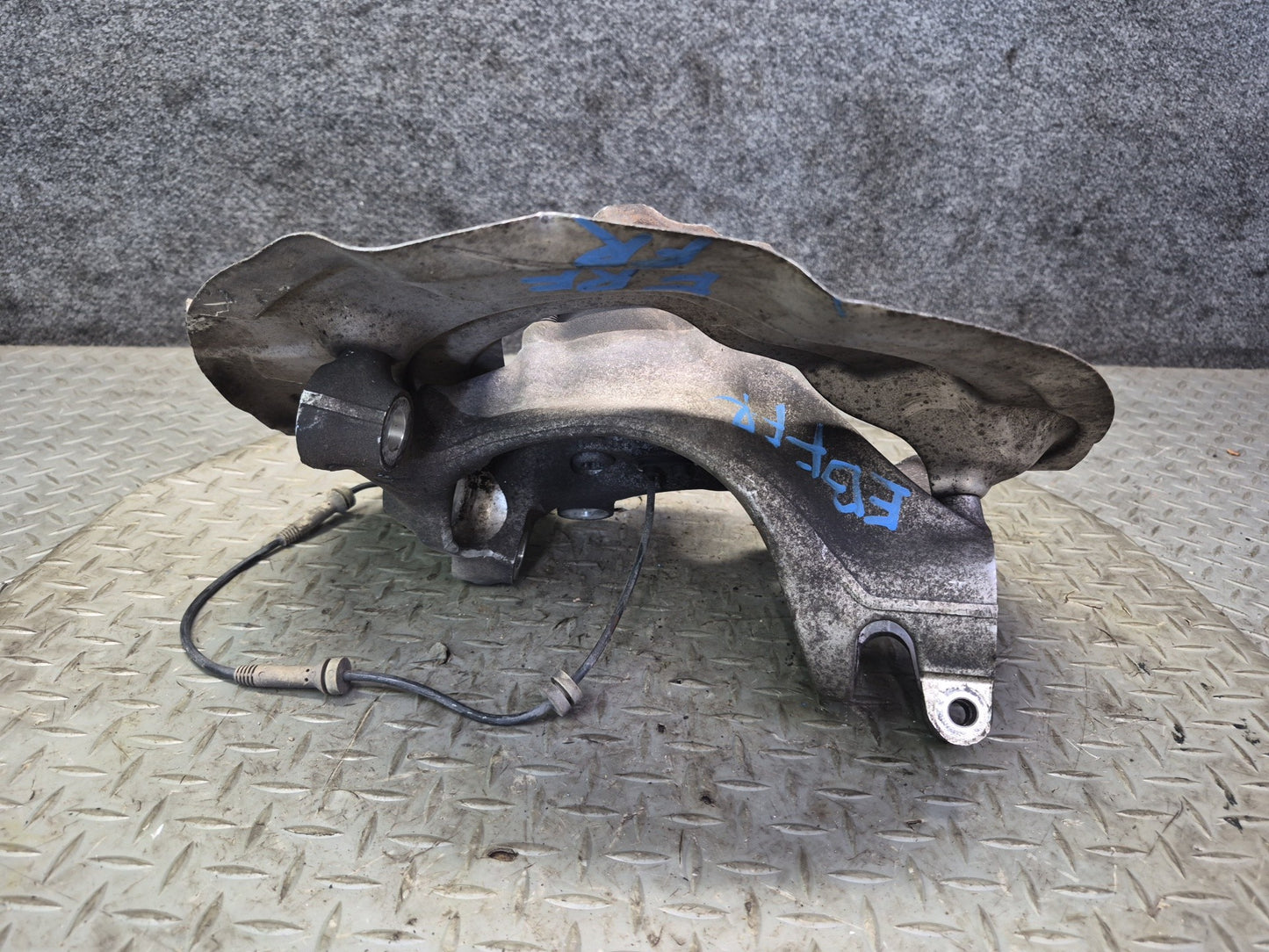 2015-2020 BMW F82 F83 M4 RWD Front Right Spindle Knuckle Wheel Hub Bearing