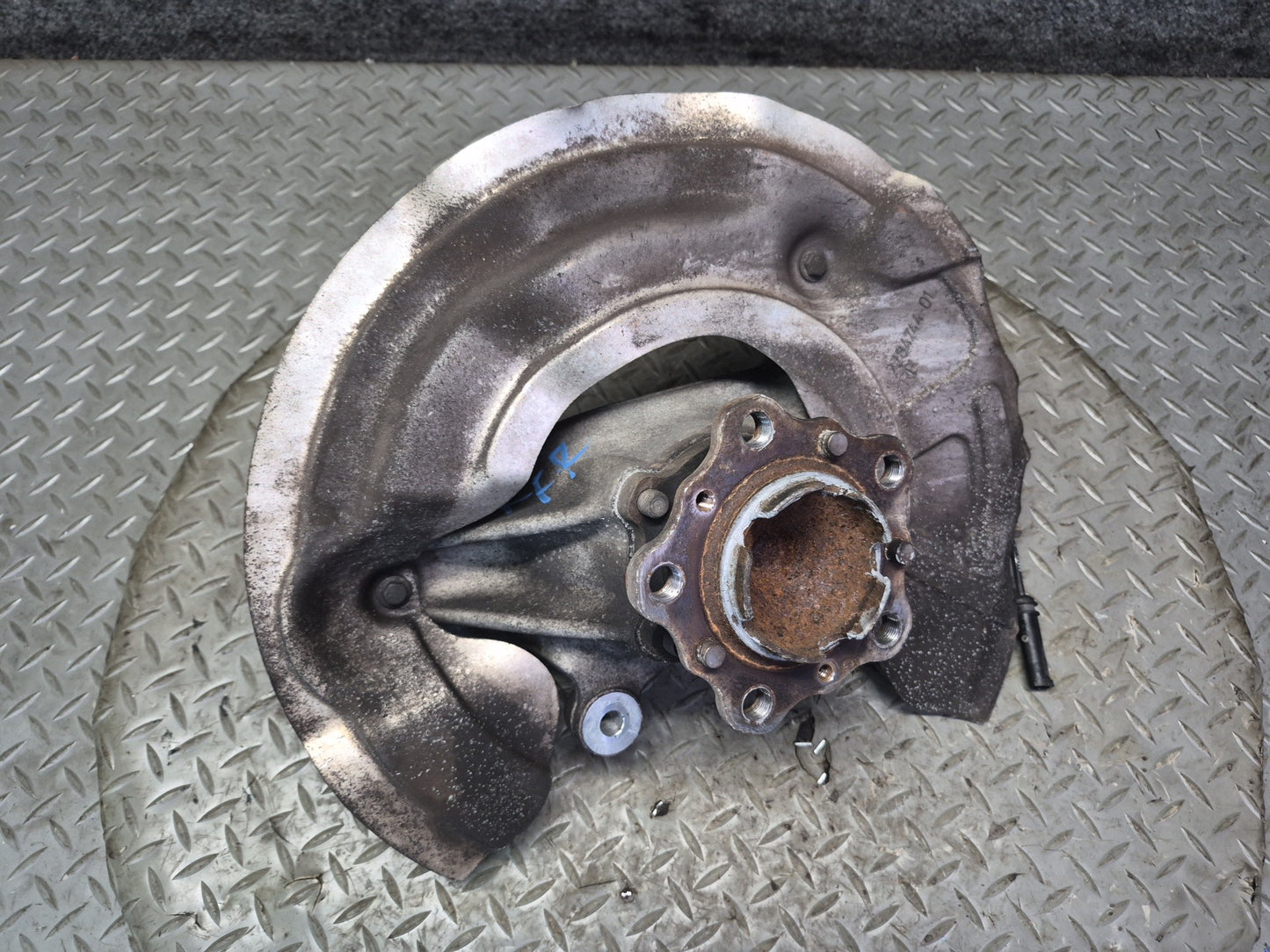 2015-2020 BMW F82 F83 M4 RWD Front Right Spindle Knuckle Wheel Hub Bearing