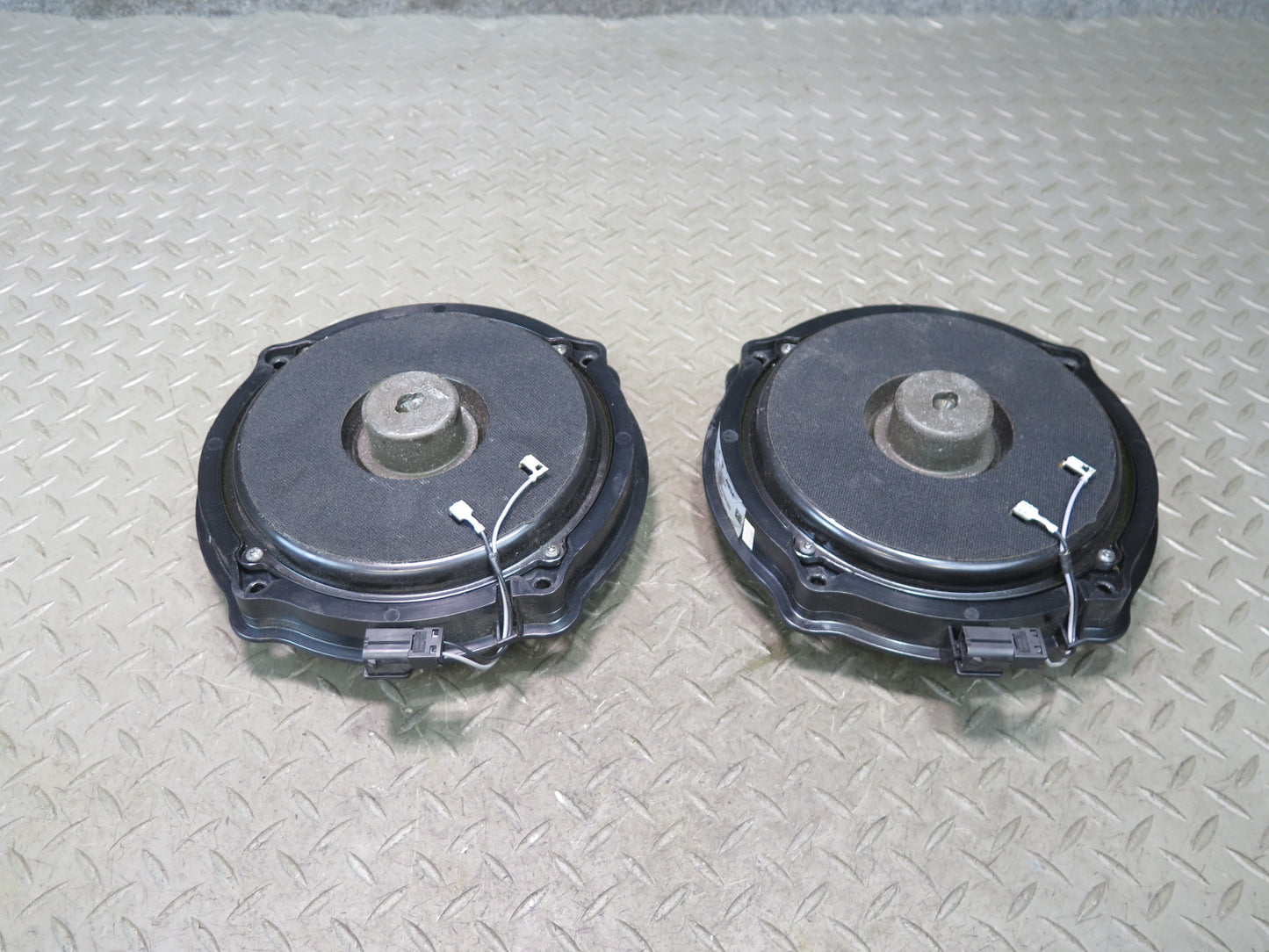 2005-2012 Porsche Boxster 987 Front Left & Right Door Audio Sound Speaker Set