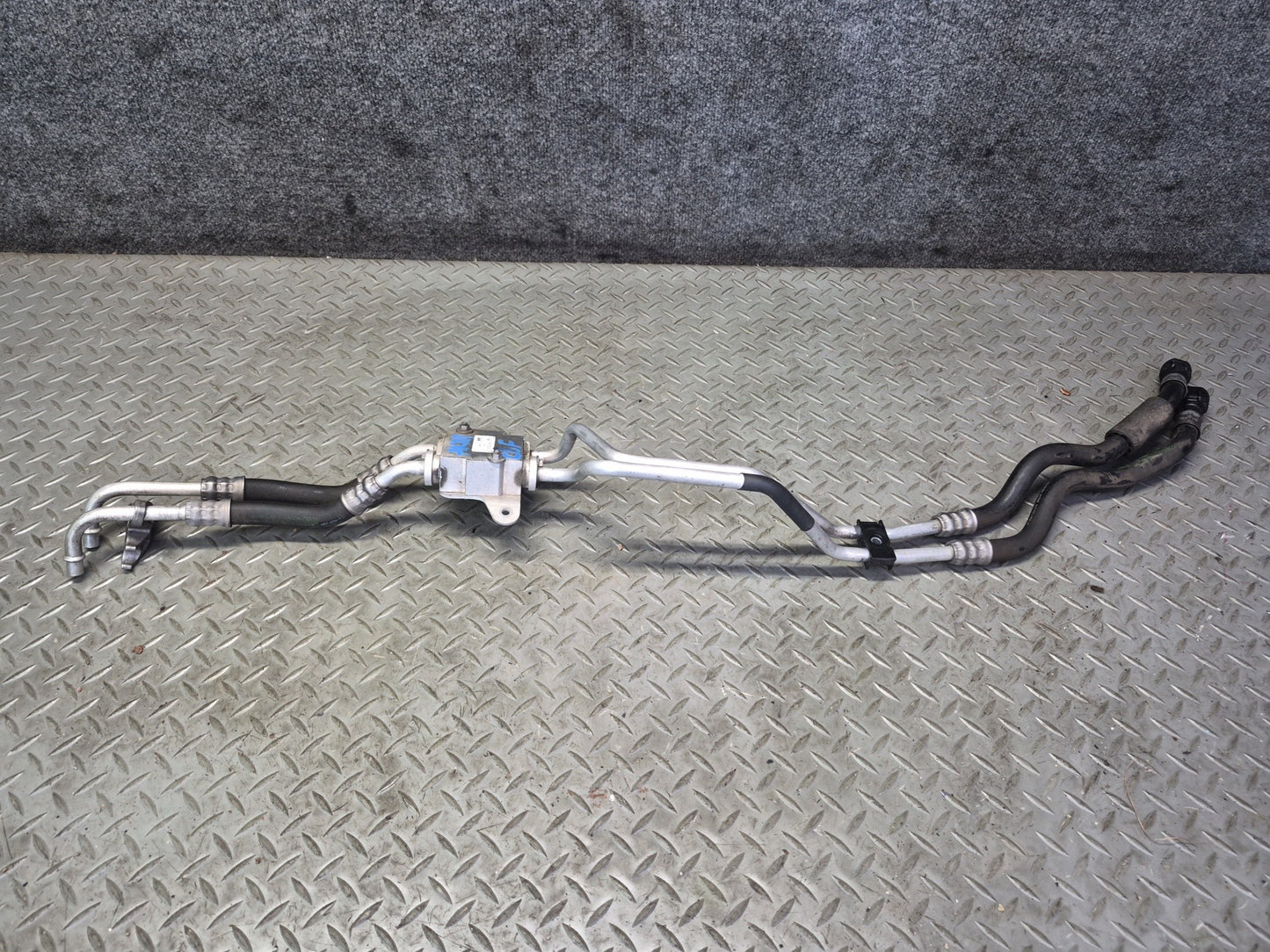 15-20 BMW F32 F33 F82 F83 M4 Transmission Oil Cooler Hose Pipe Line w Thermostat