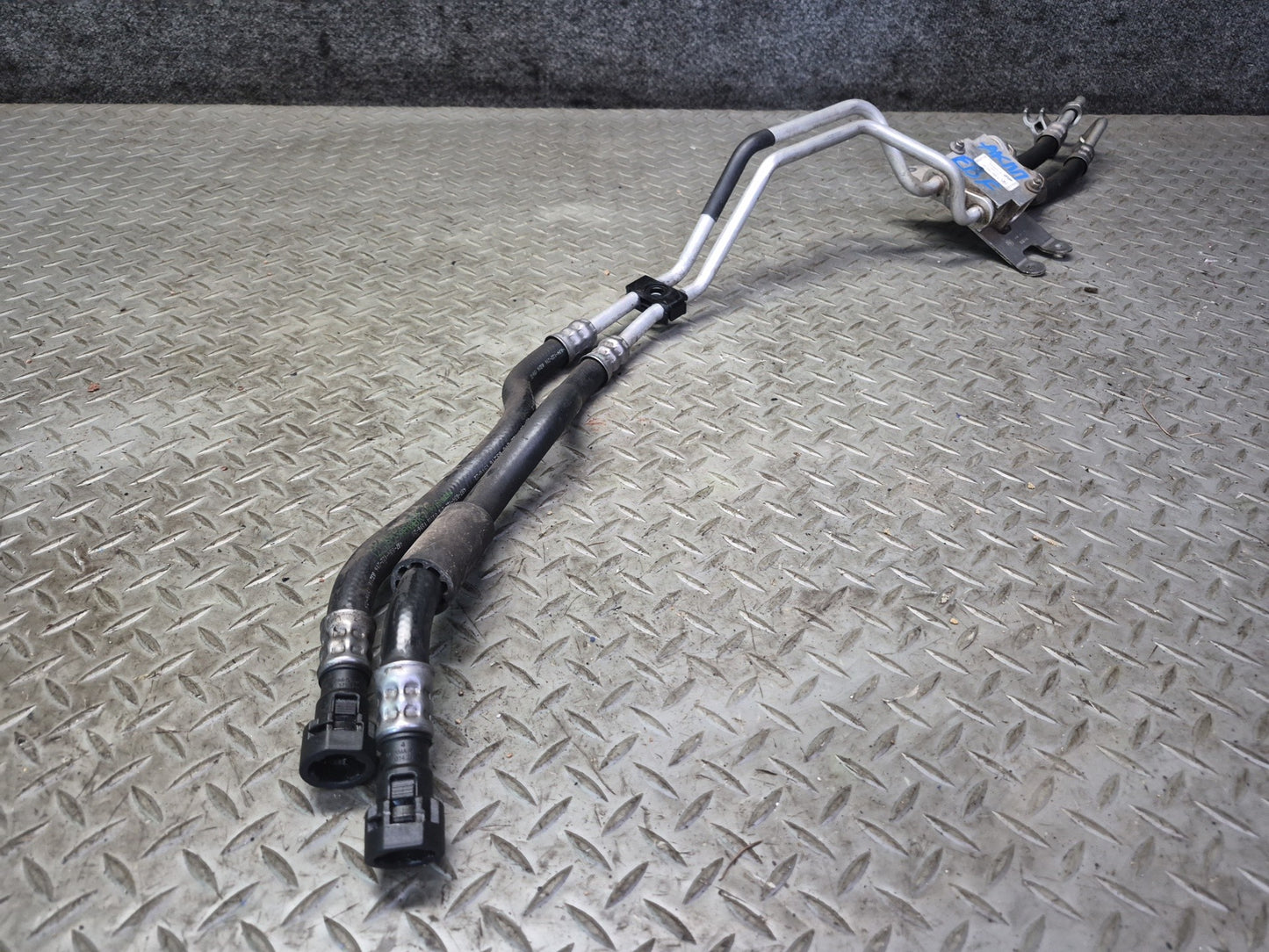 15-20 BMW F32 F33 F82 F83 M4 Transmission Oil Cooler Hose Pipe Line w Thermostat