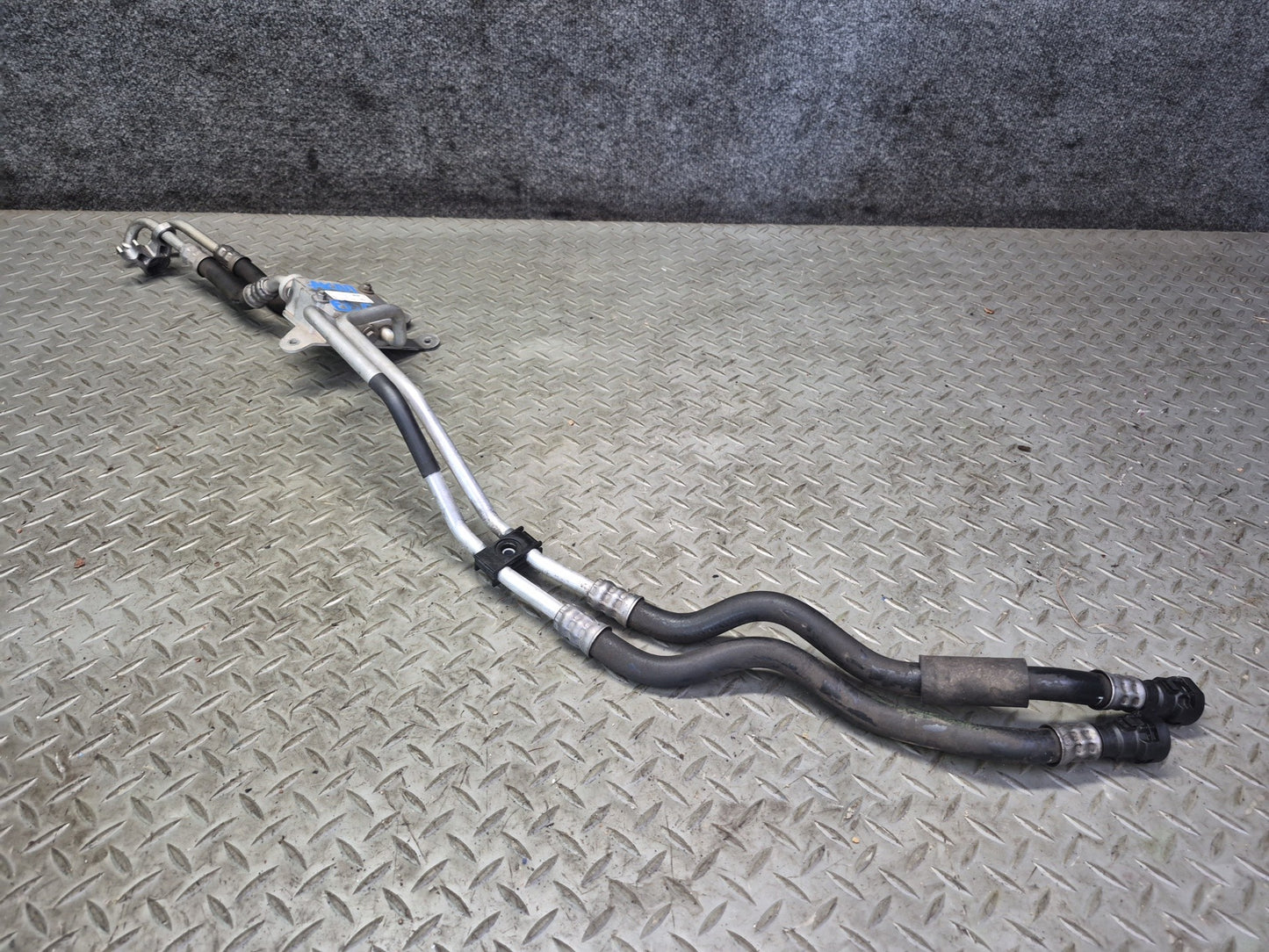 15-20 BMW F32 F33 F82 F83 M4 Transmission Oil Cooler Hose Pipe Line w Thermostat