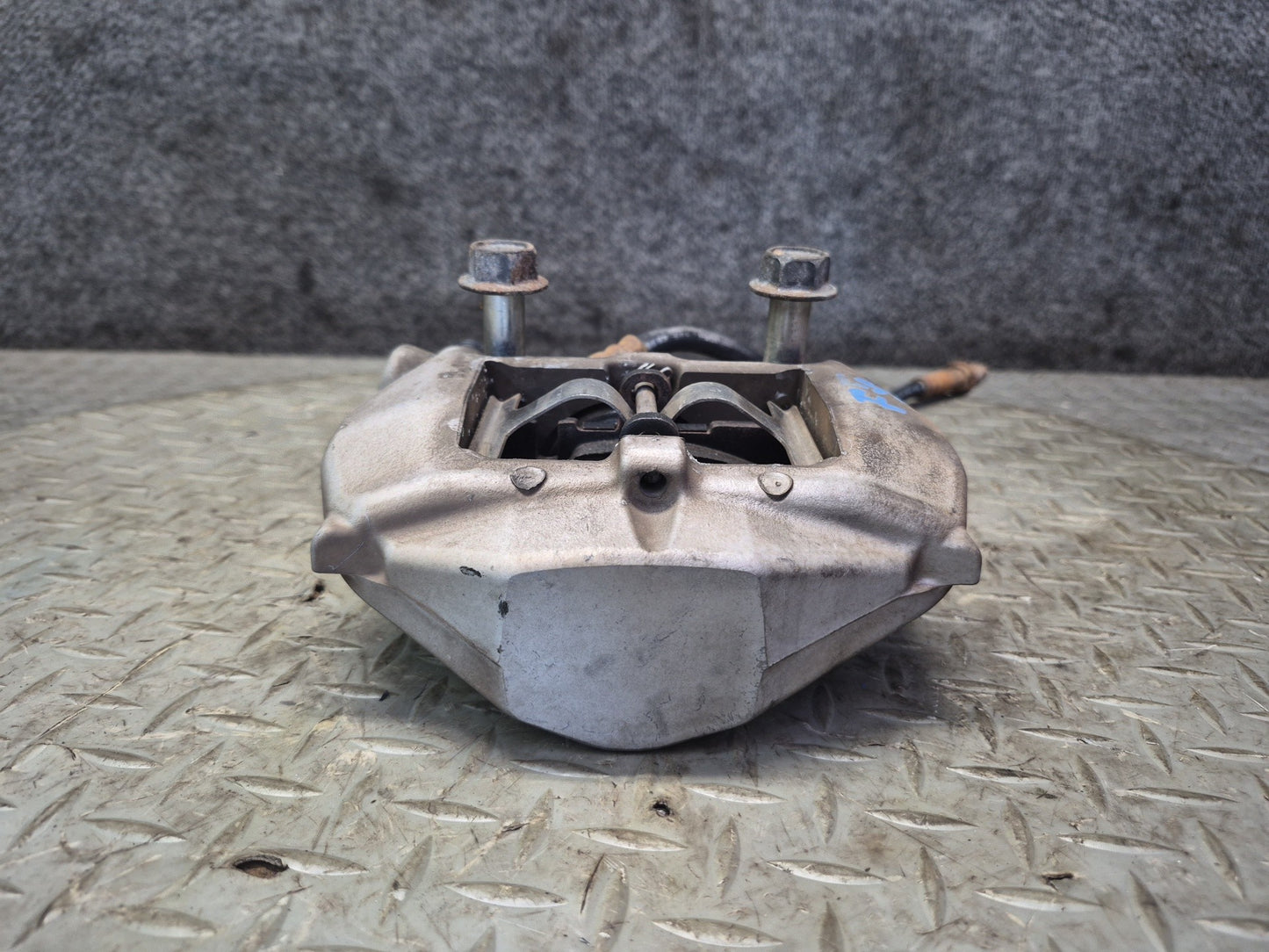 01-06 Lexus UCF30L LS430 Set of 2 Rear Left & Right Sumitomo Brake Caliper OEM