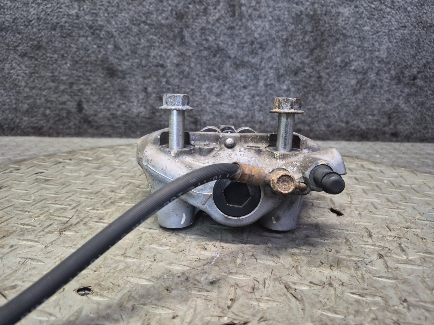 01-06 Lexus UCF30L LS430 Set of 2 Rear Left & Right Sumitomo Brake Caliper OEM