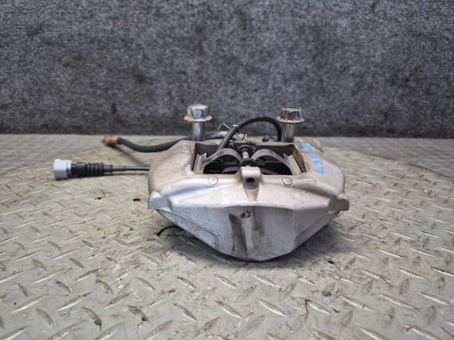 01-06 Lexus UCF30L LS430 Set of 2 Rear Left & Right Sumitomo Brake Caliper OEM