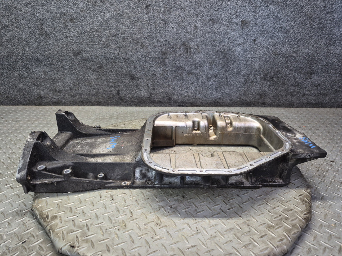 94-99 Mercedes W140 S500 M119 Engine Upper Oil Pan 1190141602 OEM