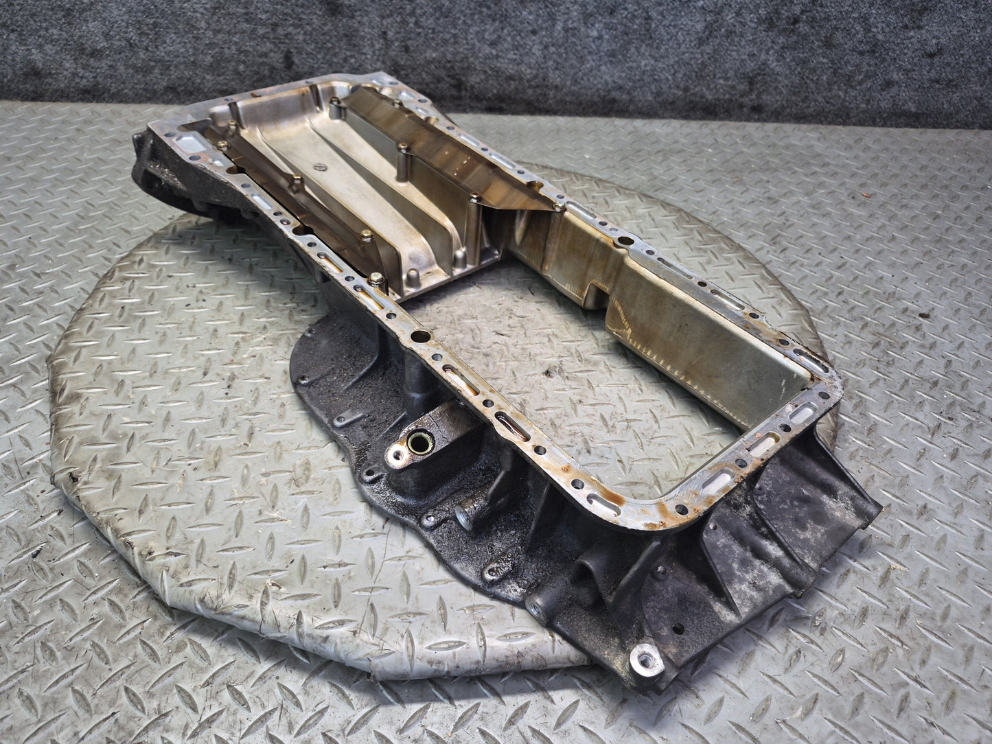 94-99 Mercedes W140 S500 M119 Engine Upper Oil Pan 1190141602 OEM