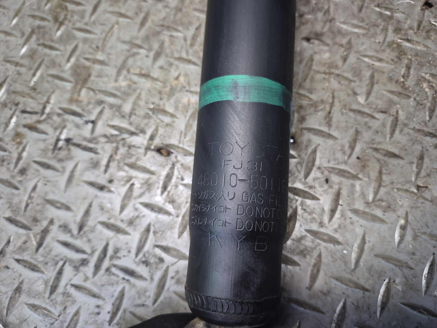 01-03 Lexus UCF30L LS430 Front Left Air Suspension Shock Strut Absorber Damaged