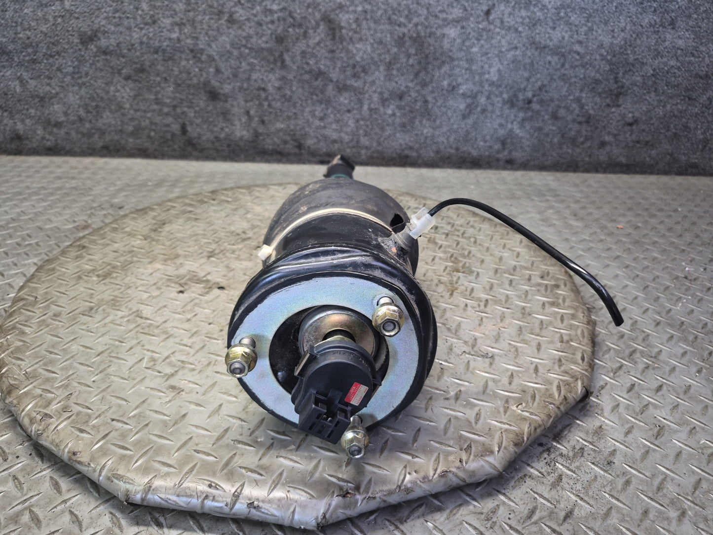01-03 Lexus UCF30L LS430 Front Left Air Suspension Shock Strut Absorber Damaged