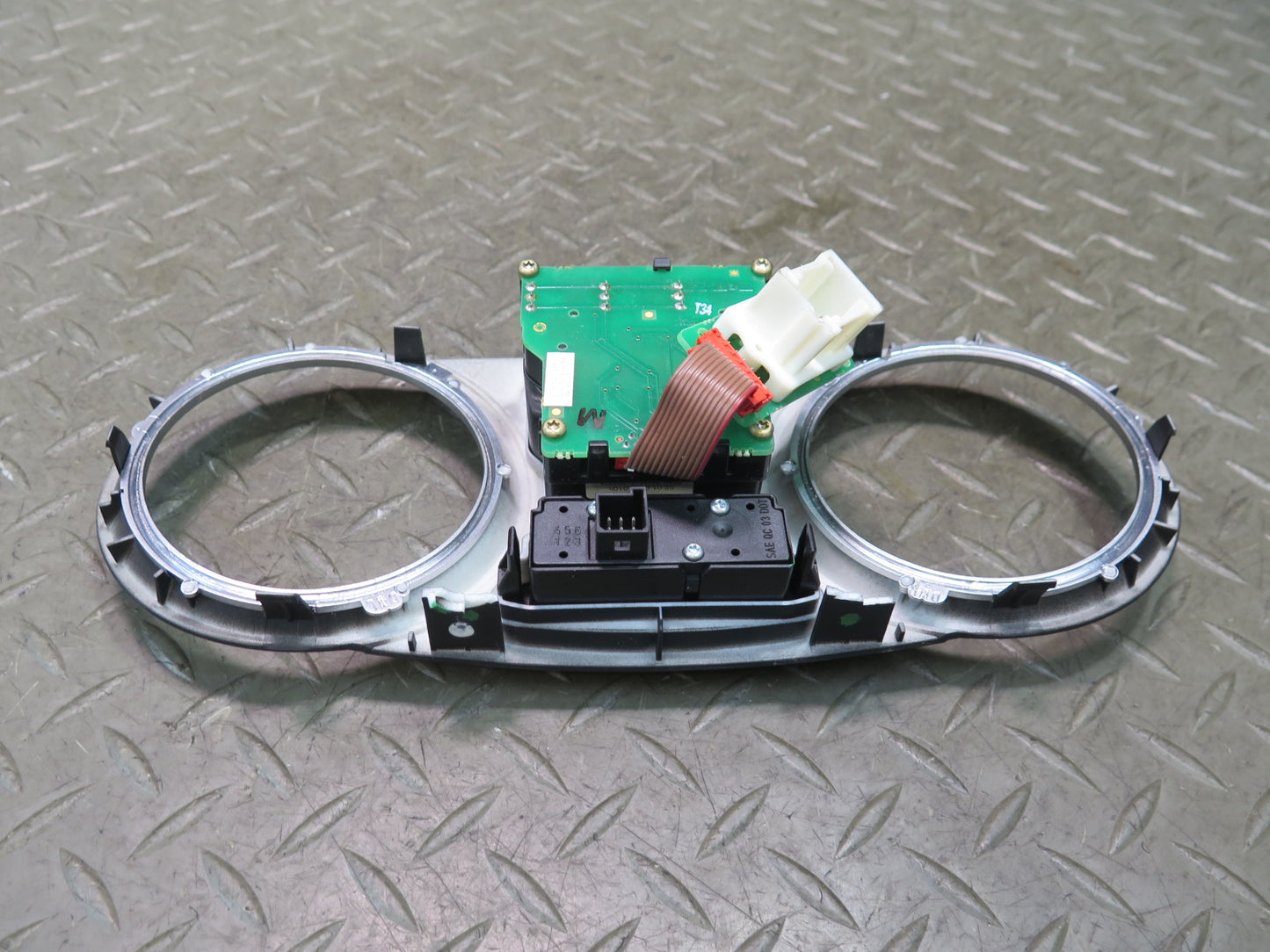 03-06 Mercedes R230 SL55 AMG Hazard Door Lock Unlock Button w Bezel Damaged