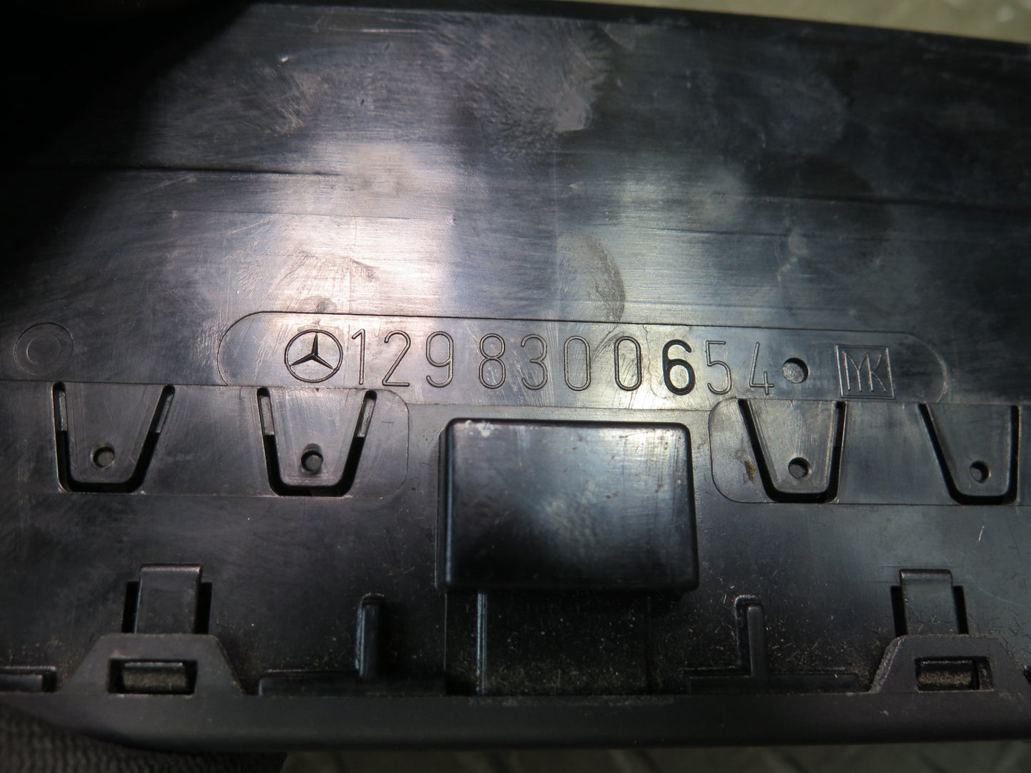 94-02 Mercedes R129 Sl-class Dash Center A/C Air Vent Grille 1298300654 Damaged