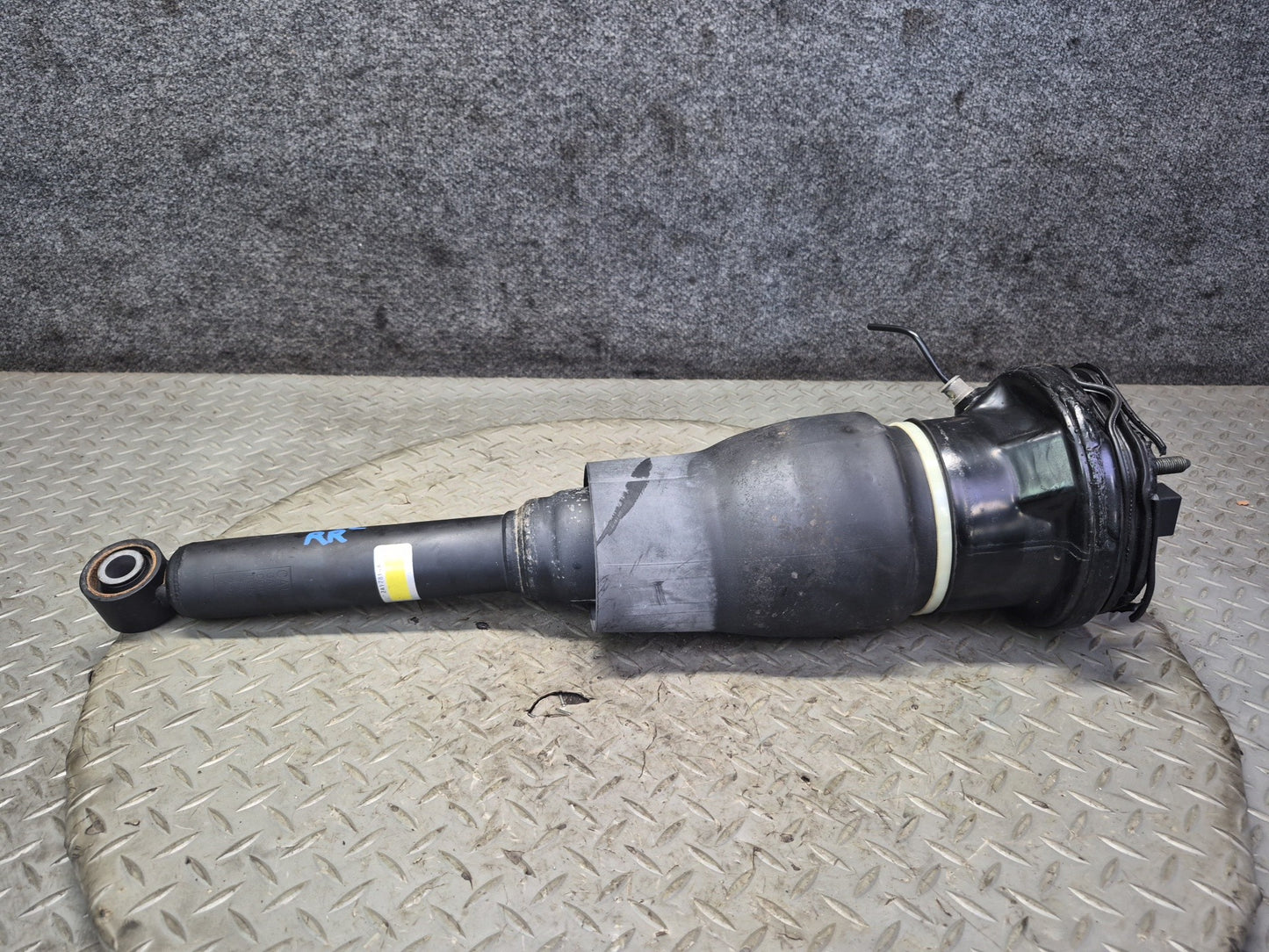 01-03 Lexus UCF30L LS430 Rear Right Air Suspension Shock Strut Absorber OEM