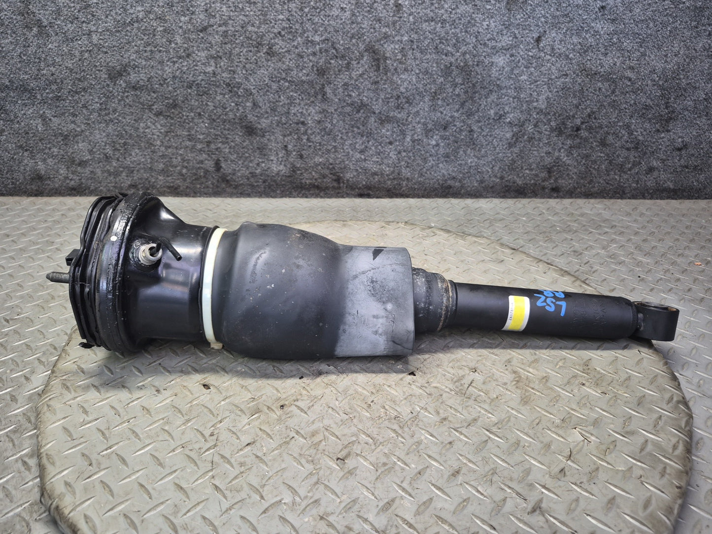 01-03 Lexus UCF30L LS430 Rear Right Air Suspension Shock Strut Absorber OEM