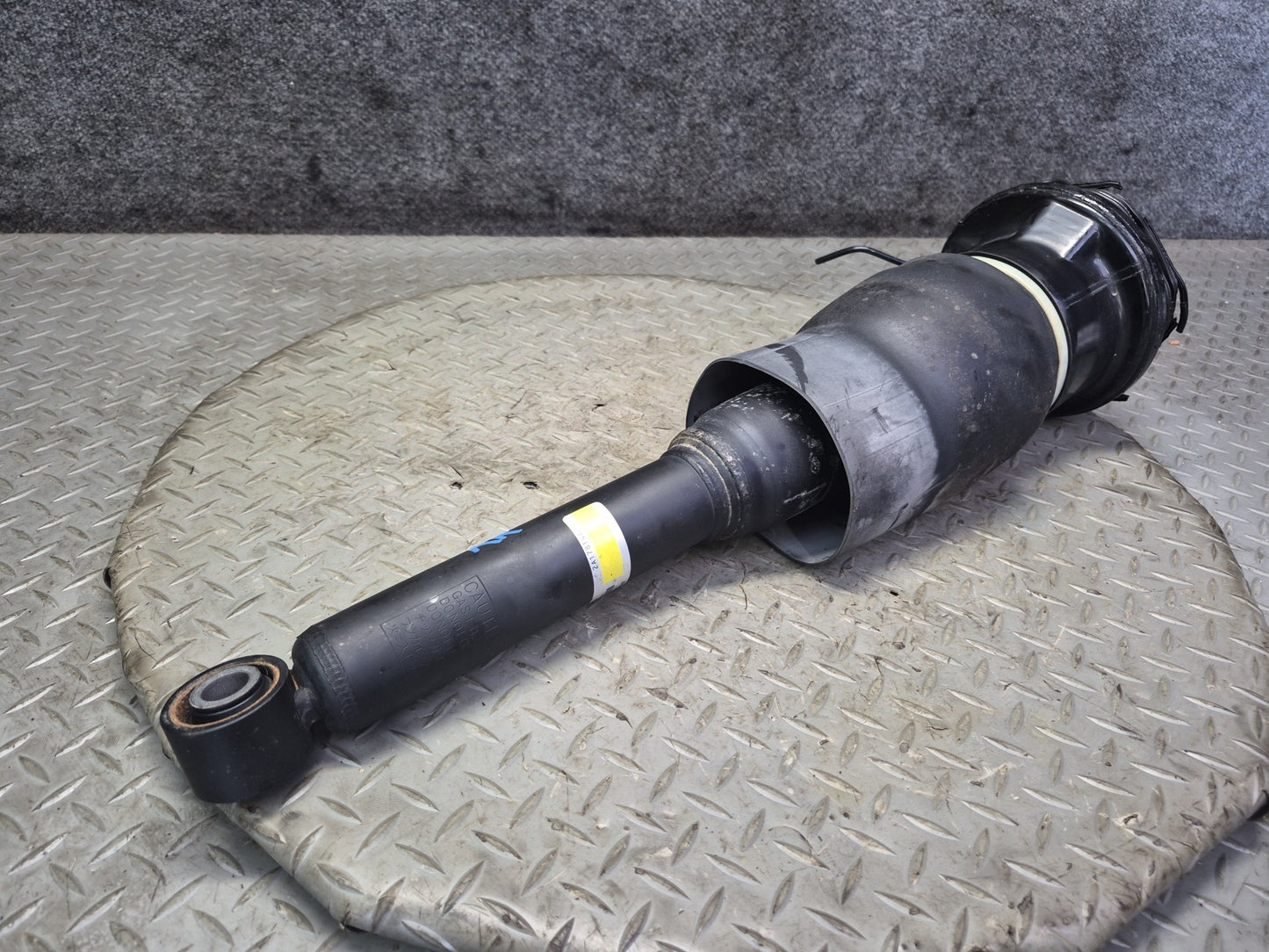 01-03 Lexus UCF30L LS430 Rear Right Air Suspension Shock Strut Absorber OEM