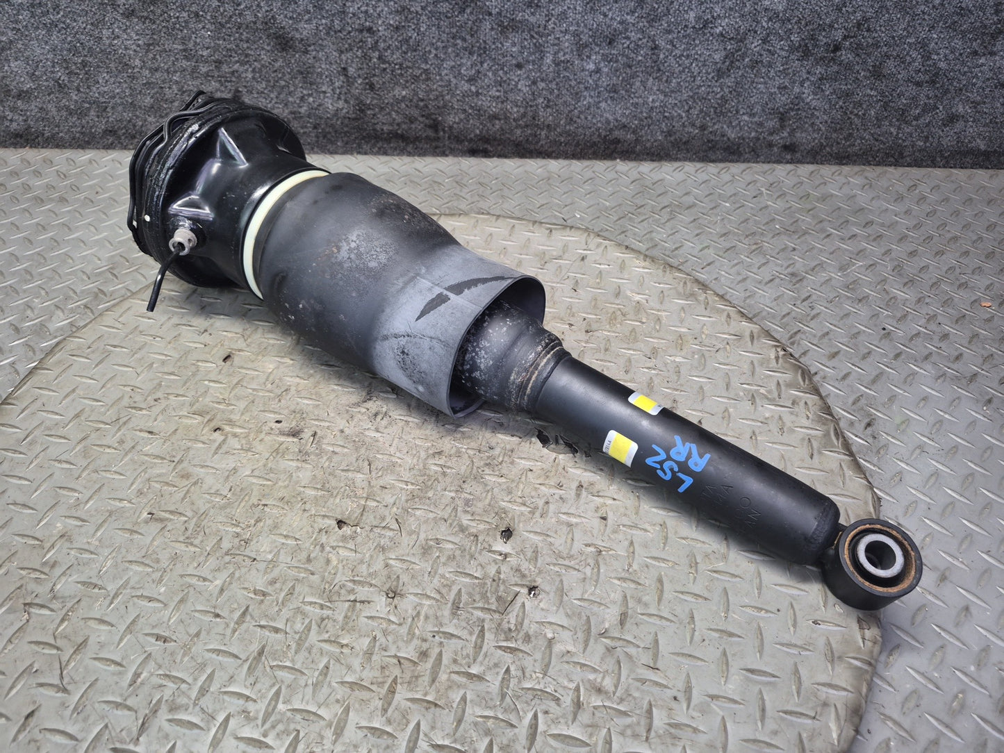 01-03 Lexus UCF30L LS430 Rear Right Air Suspension Shock Strut Absorber OEM