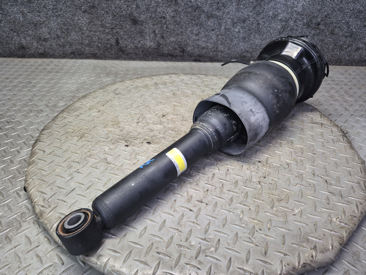 01-03 Lexus UCF30L LS430 Rear Right Air Suspension Shock Strut Absorber OEM
