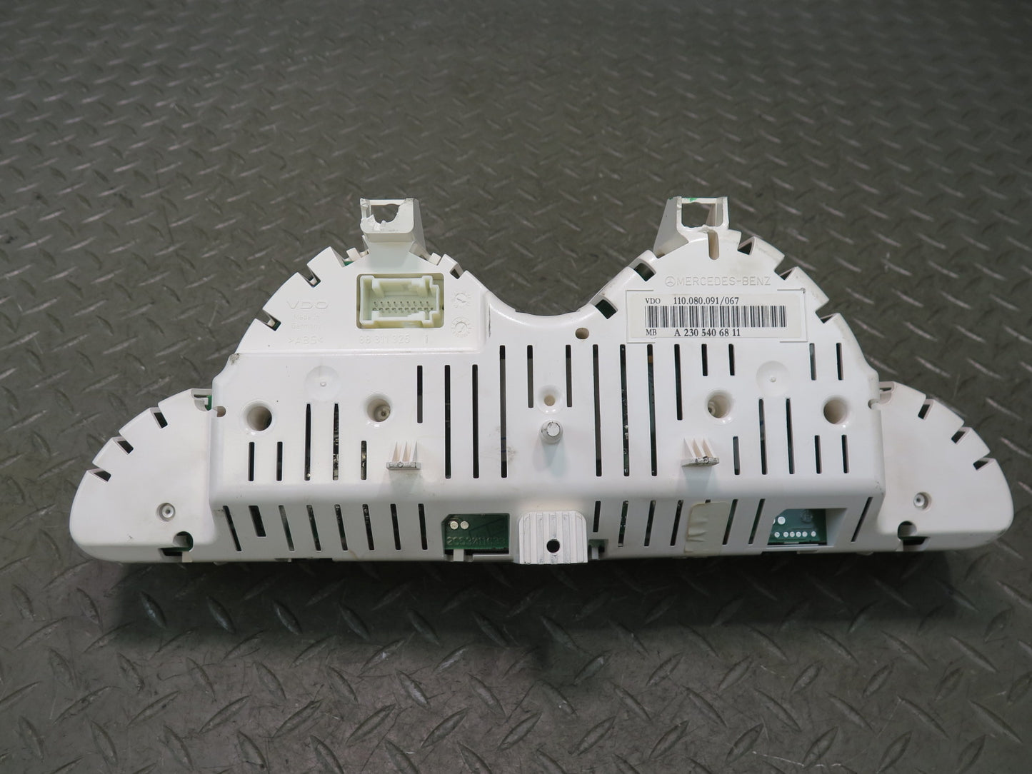 03-06 Mercedes R230 SL55 AMG Speedometer Gauge Cluster Unit 2305406811 Defective