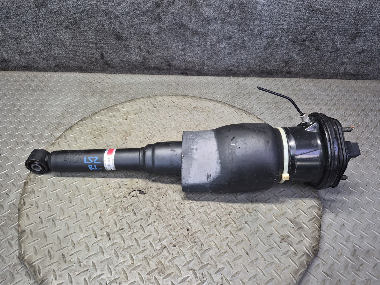 01-03 Lexus UCF30L LS430 Rear Left Air Suspension Shock Strut Absorber OEM