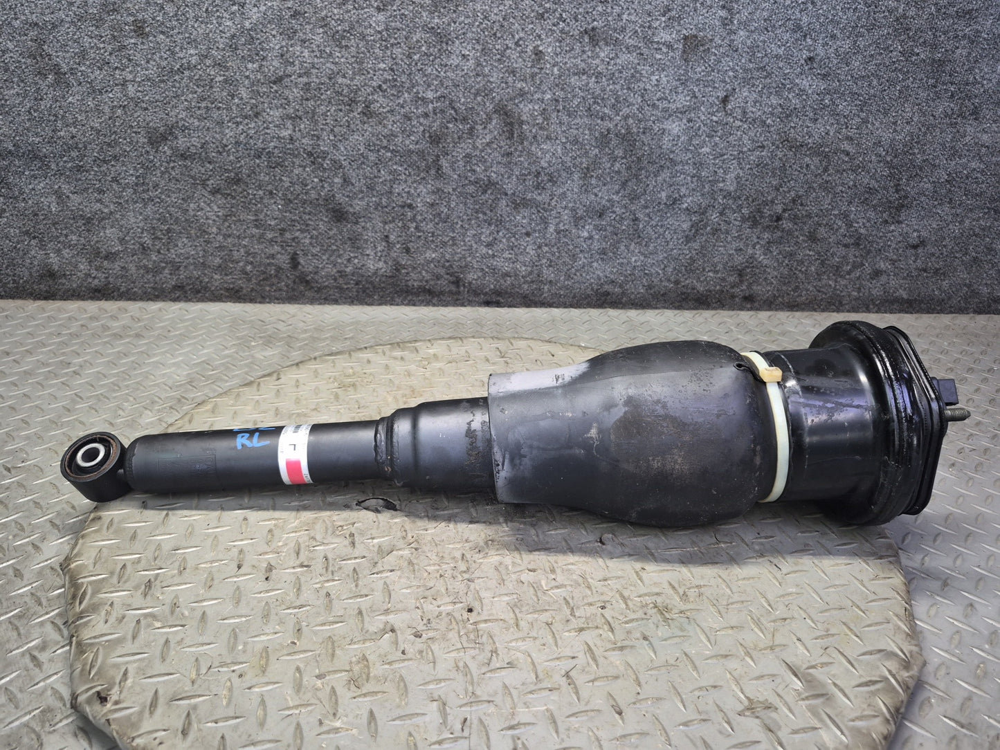 01-03 Lexus UCF30L LS430 Rear Left Air Suspension Shock Strut Absorber OEM
